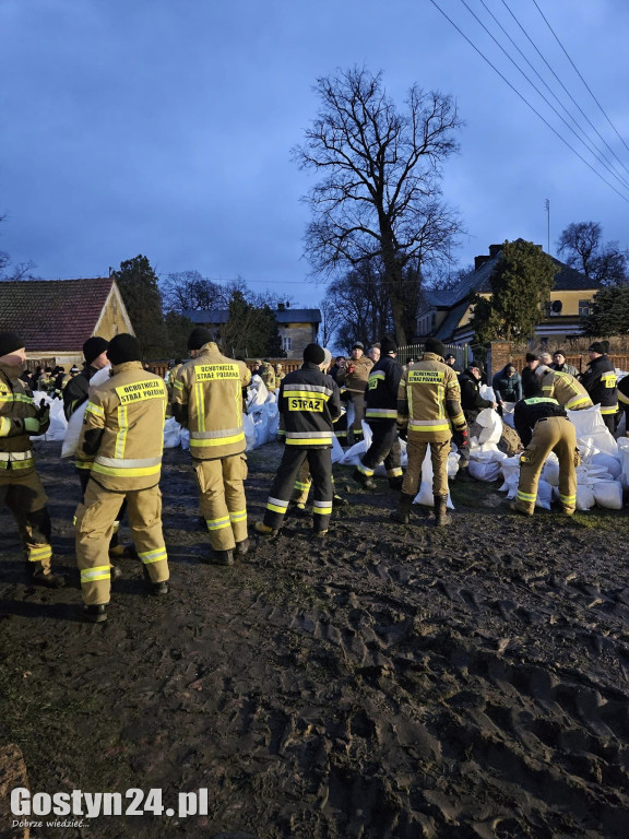 Gostyńscy strażacy ruszyli na ratunek mieszkańcom ziemi kościańskiej