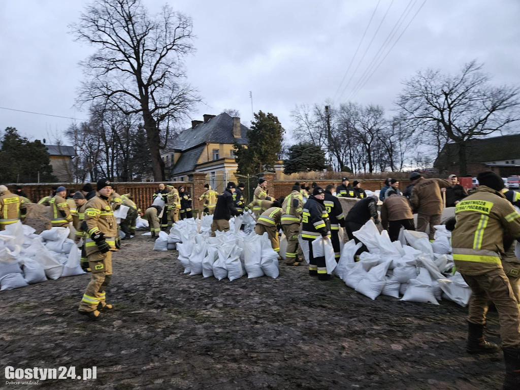 Gostyńscy strażacy ruszyli na ratunek mieszkańcom ziemi kościańskiej