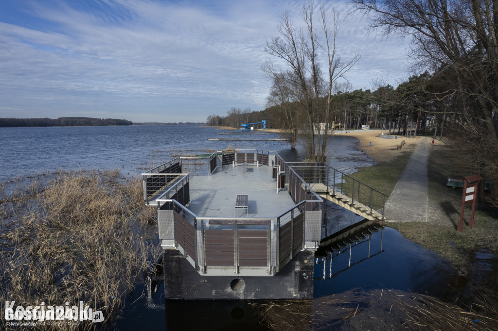 Plaża pod wodą w Nowym Dębcu
