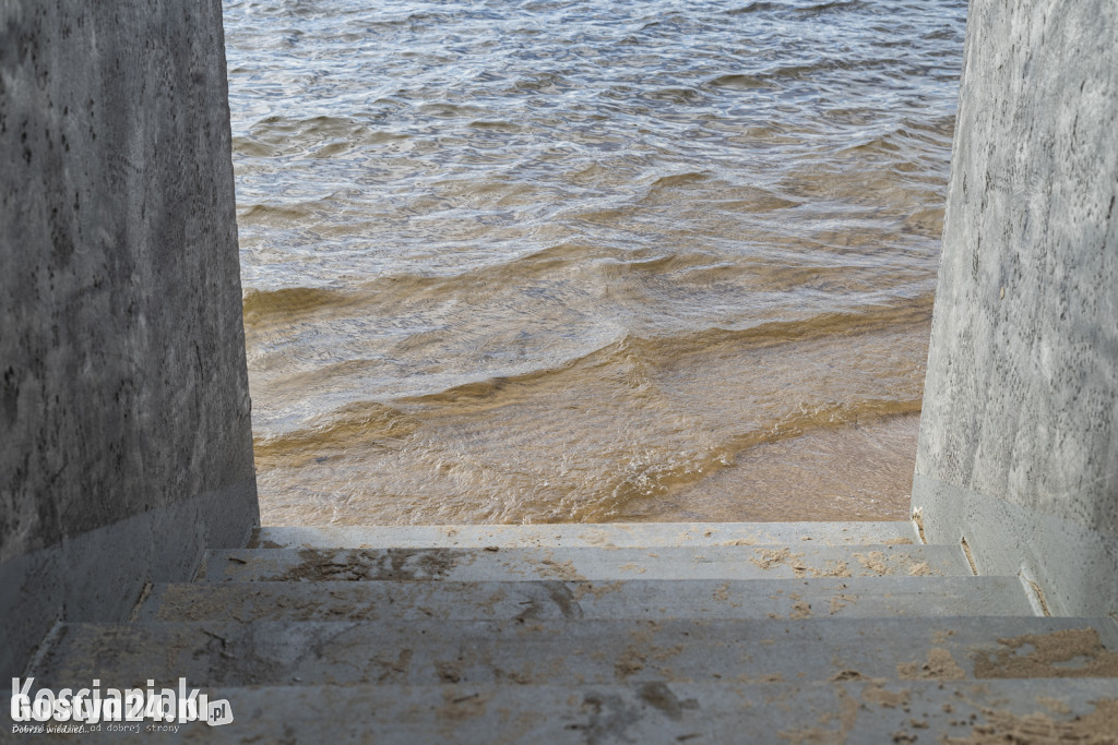 Plaża pod wodą w Nowym Dębcu