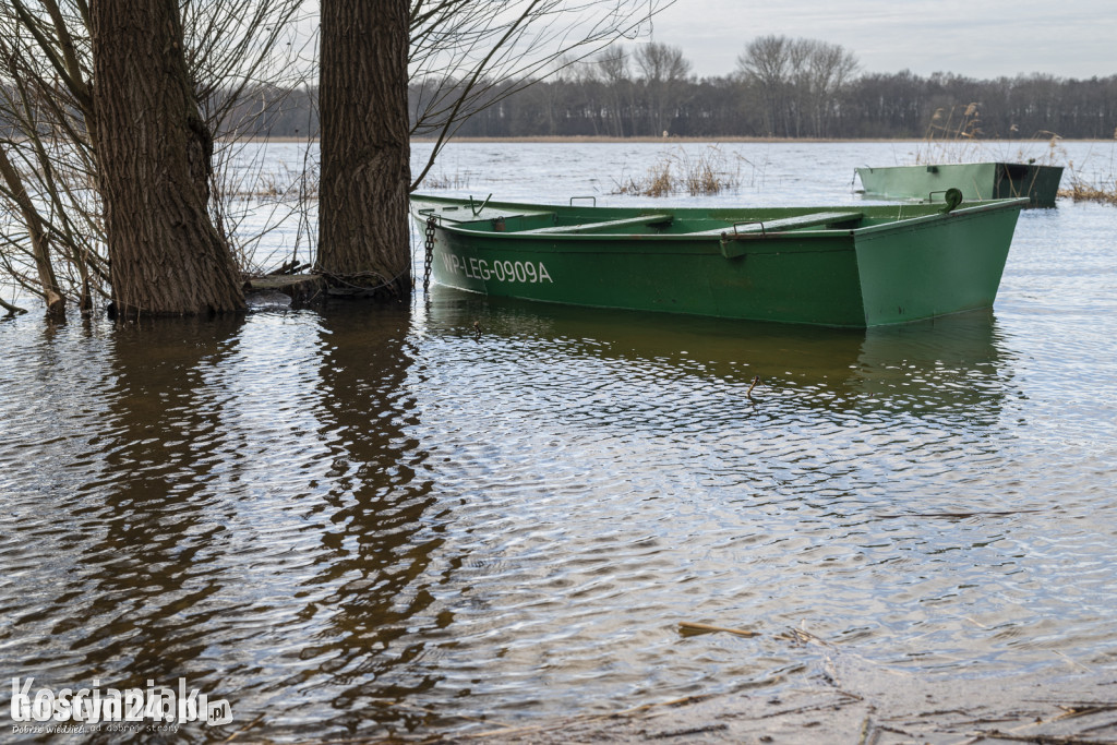 Plaża pod wodą w Nowym Dębcu