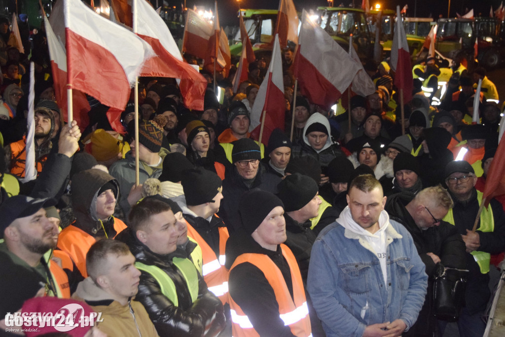 Nocne spotkanie rolników z posłami pod Lesznem