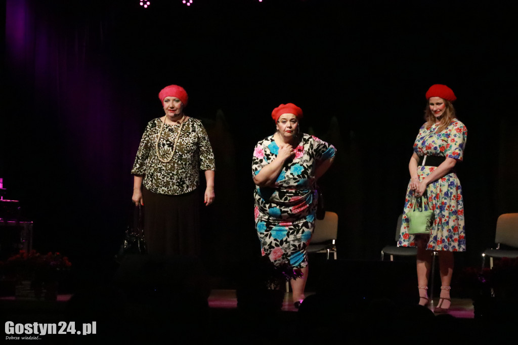 Kabaret Moherowe Berety wystąpił w CKiB w Piaskach