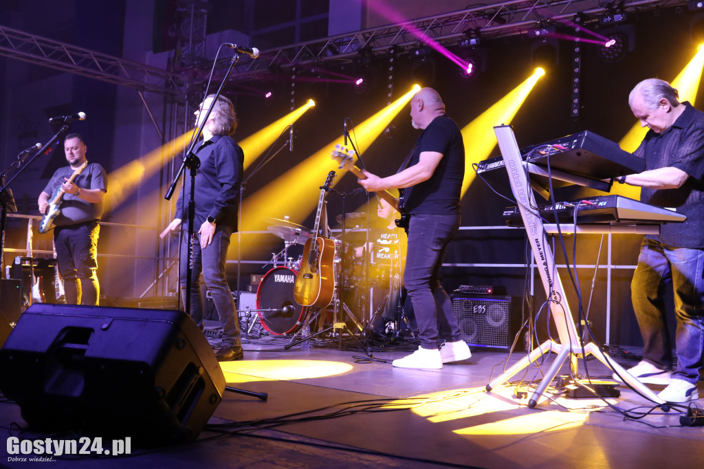 Występ zespołu Budka Band w hali OSiR w Poniecu