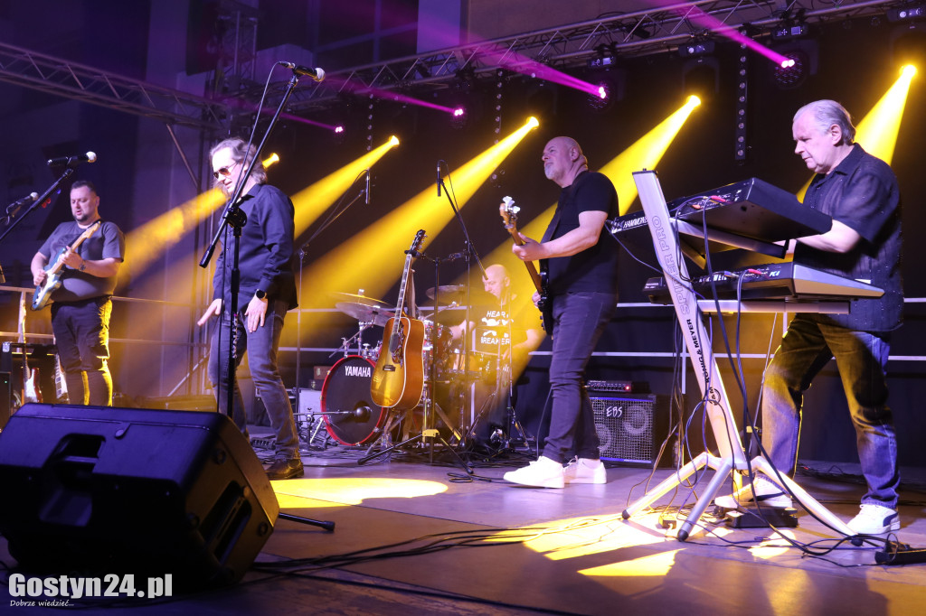 Występ zespołu Budka Band w hali OSiR w Poniecu