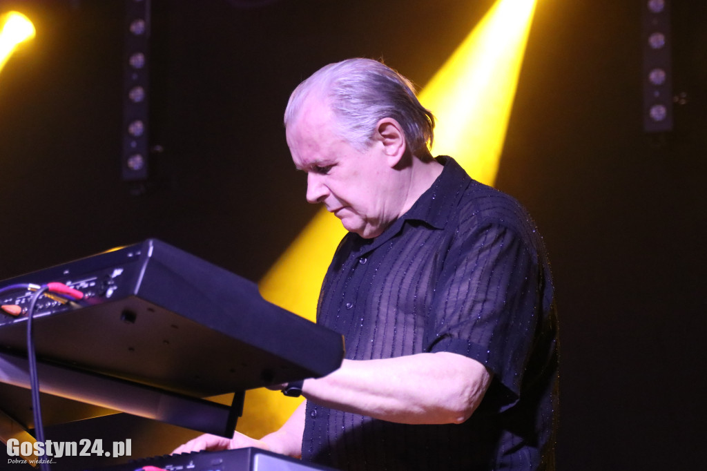 Występ zespołu Budka Band w hali OSiR w Poniecu