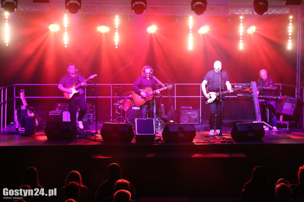 Występ zespołu Budka Band w hali OSiR w Poniecu