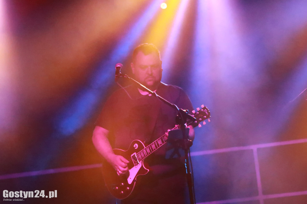 Występ zespołu Budka Band w hali OSiR w Poniecu