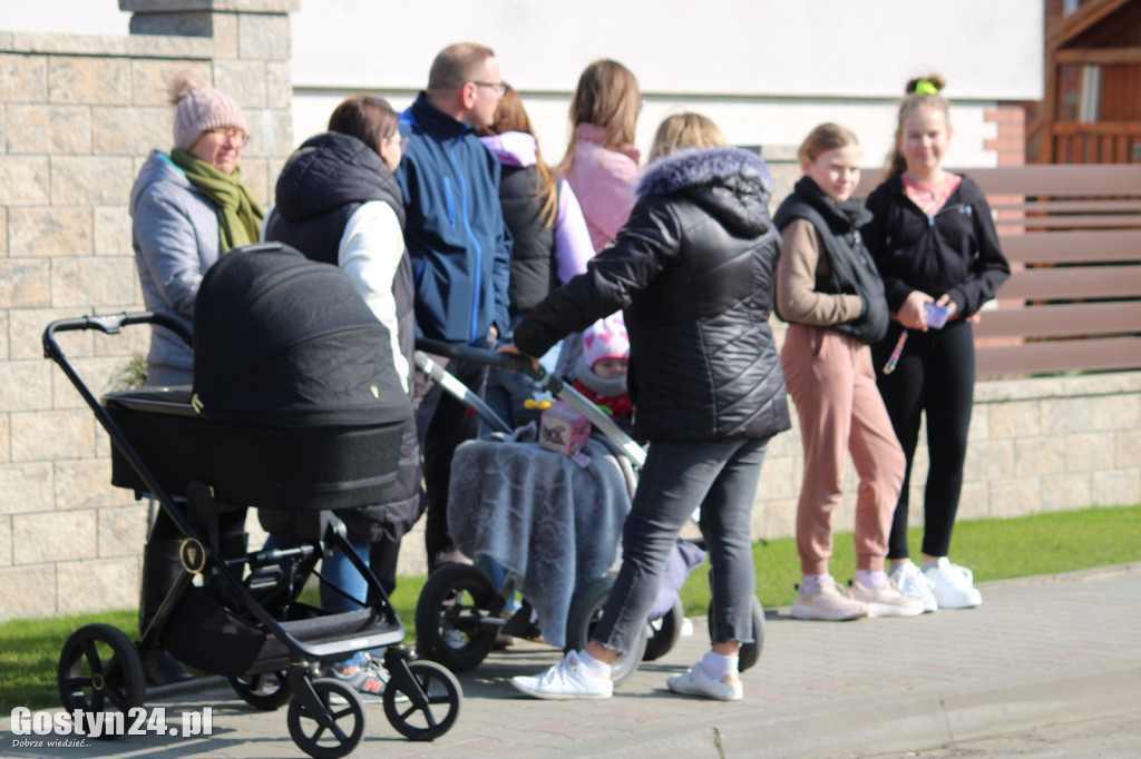 Przekazanie defibrylatora w Sarbinowie