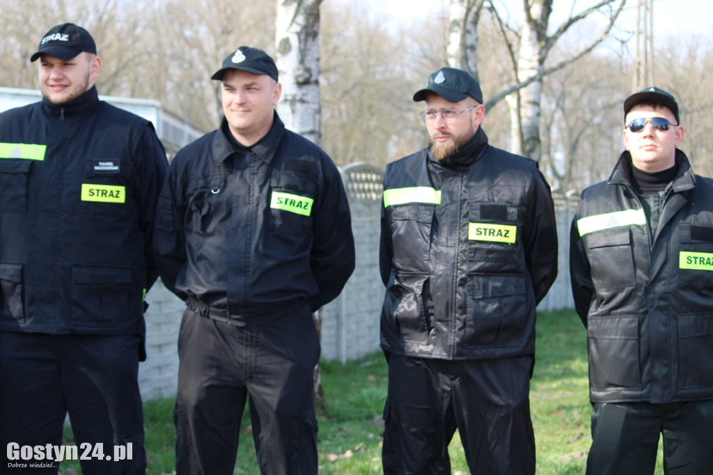 Przekazanie defibrylatora w Sarbinowie