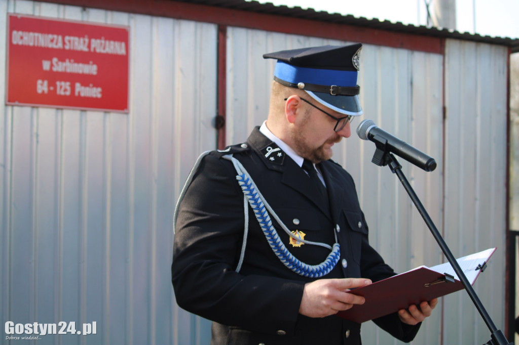 Przekazanie defibrylatora w Sarbinowie