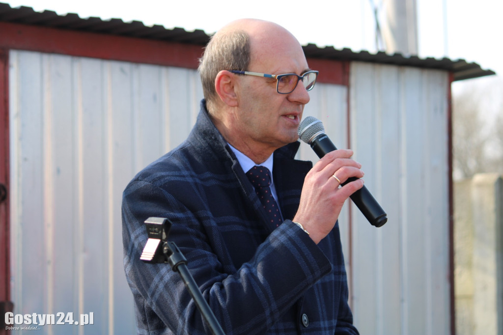 Przekazanie defibrylatora w Sarbinowie