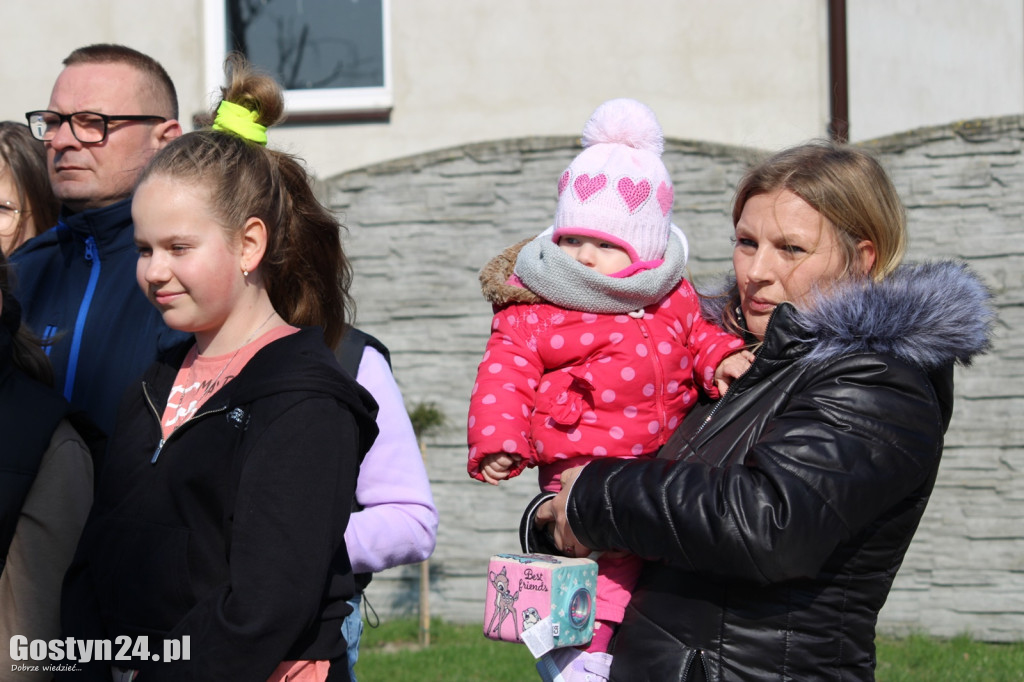 Przekazanie defibrylatora w Sarbinowie