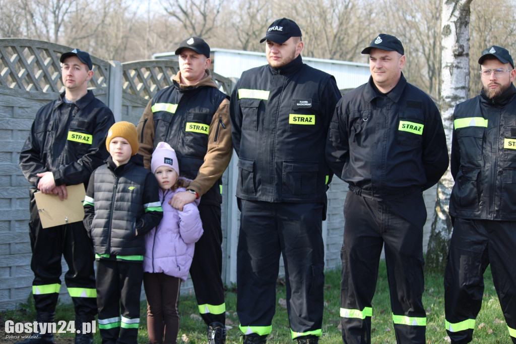 Przekazanie defibrylatora w Sarbinowie