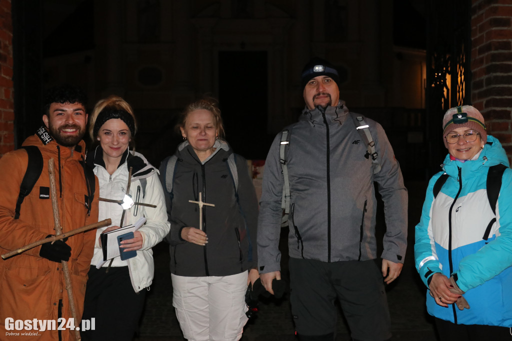 Ekstremalna Droga Krzyżowa wyruszyła ze Świętej Góry