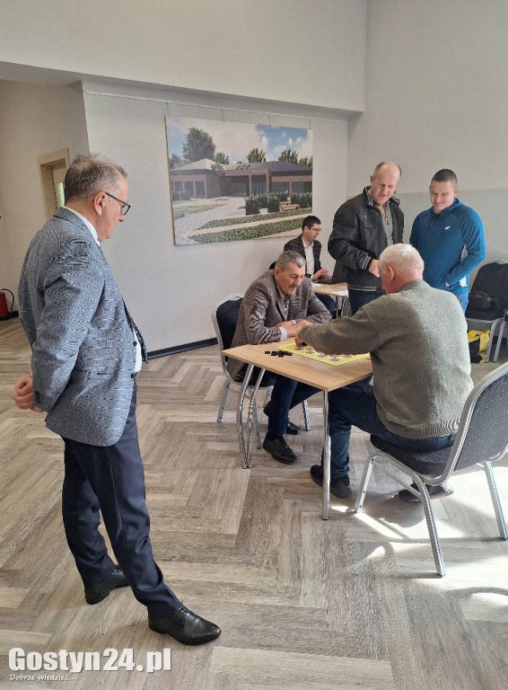 Zmagania miłośników szachów i warcabów w Pępowie