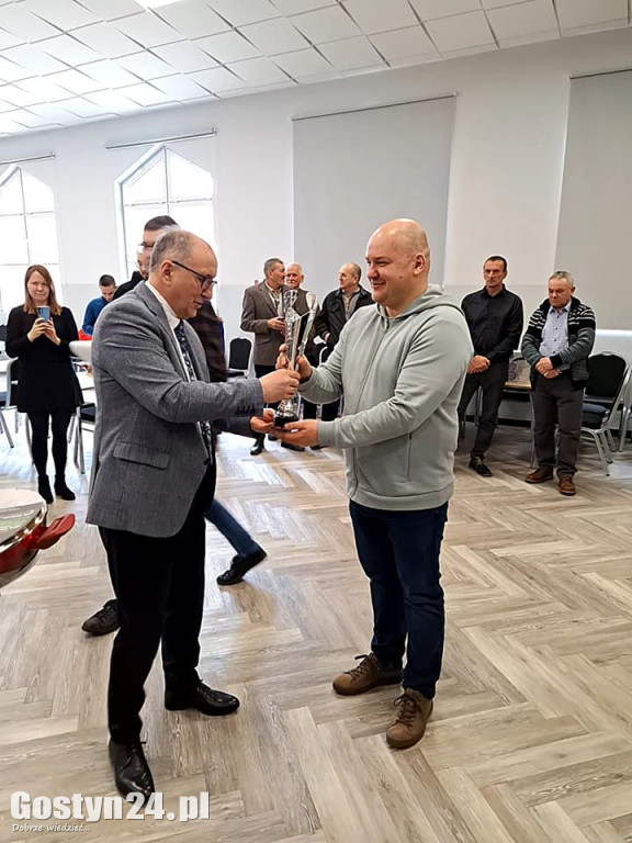 Zmagania miłośników szachów i warcabów w Pępowie