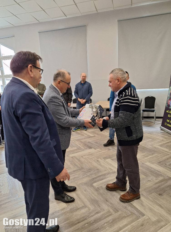 Zmagania miłośników szachów i warcabów w Pępowie