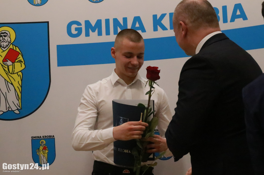 Wręczono stypendia sportowe w gminie Krobia