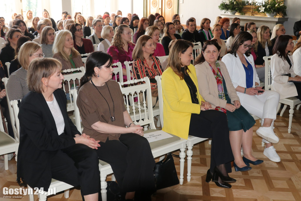 W zamku w Rokosowie zorganizowano forum kobiet