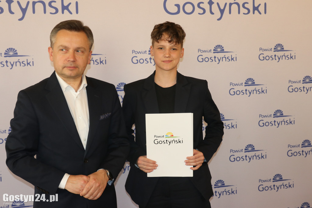 Stypendia sportowe dla młodych mieszkańców powiatu