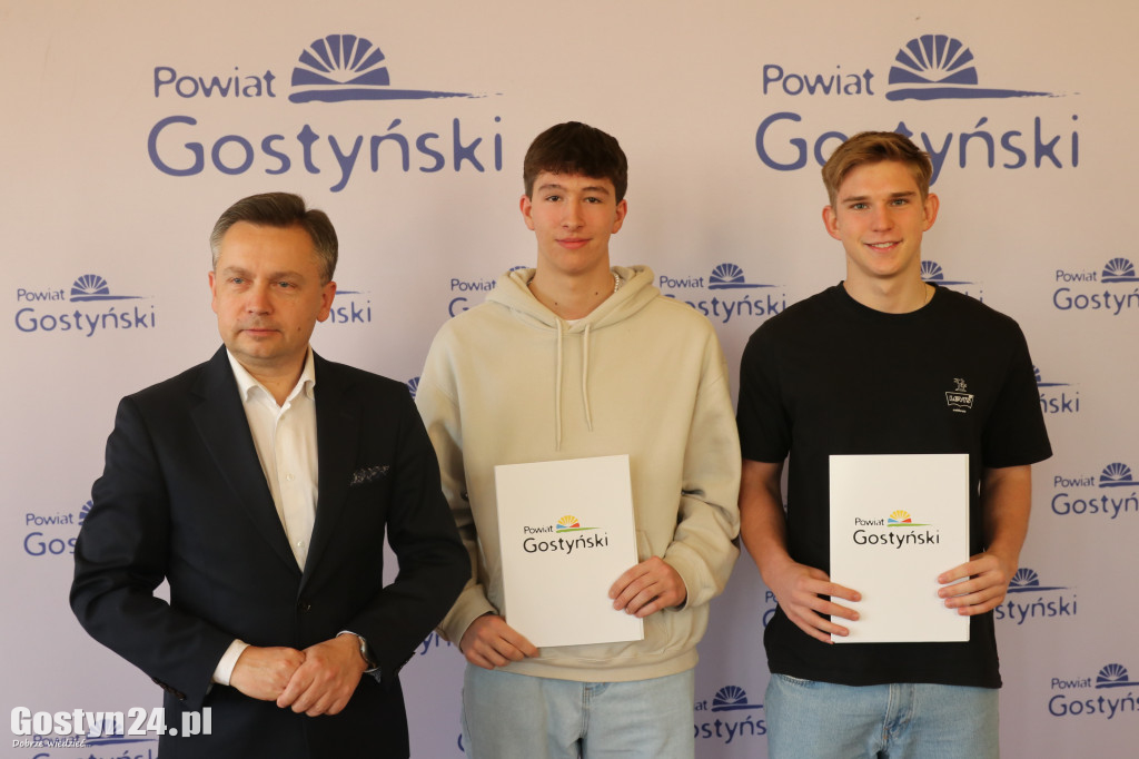 Stypendia sportowe dla młodych mieszkańców powiatu