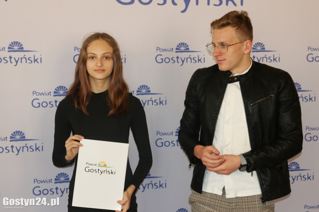 Stypendia sportowe dla młodych mieszkańców powiatu