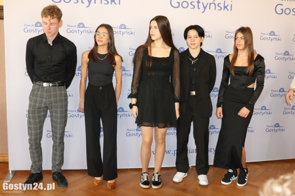 Stypendia sportowe dla młodych mieszkańców powiatu
