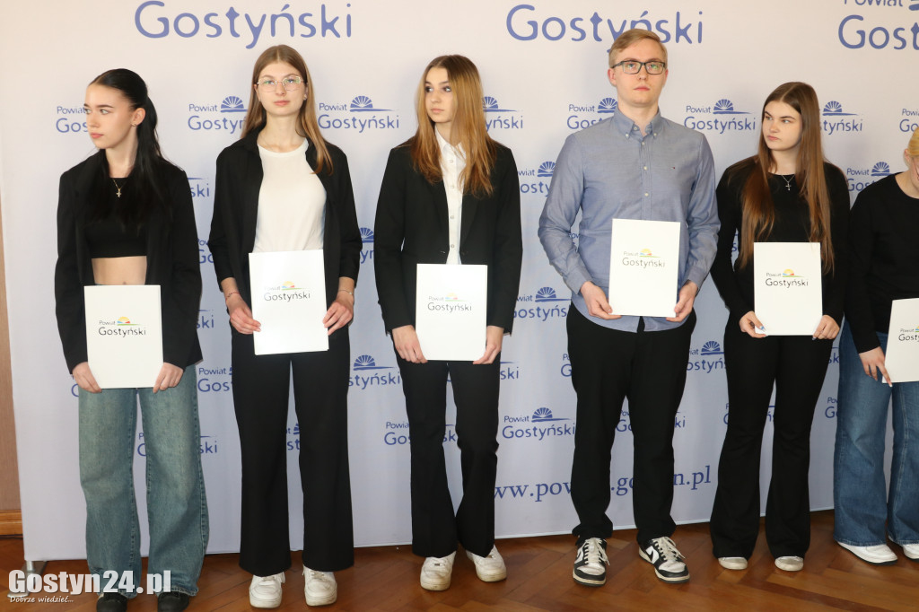 Stypendia sportowe dla młodych mieszkańców powiatu
