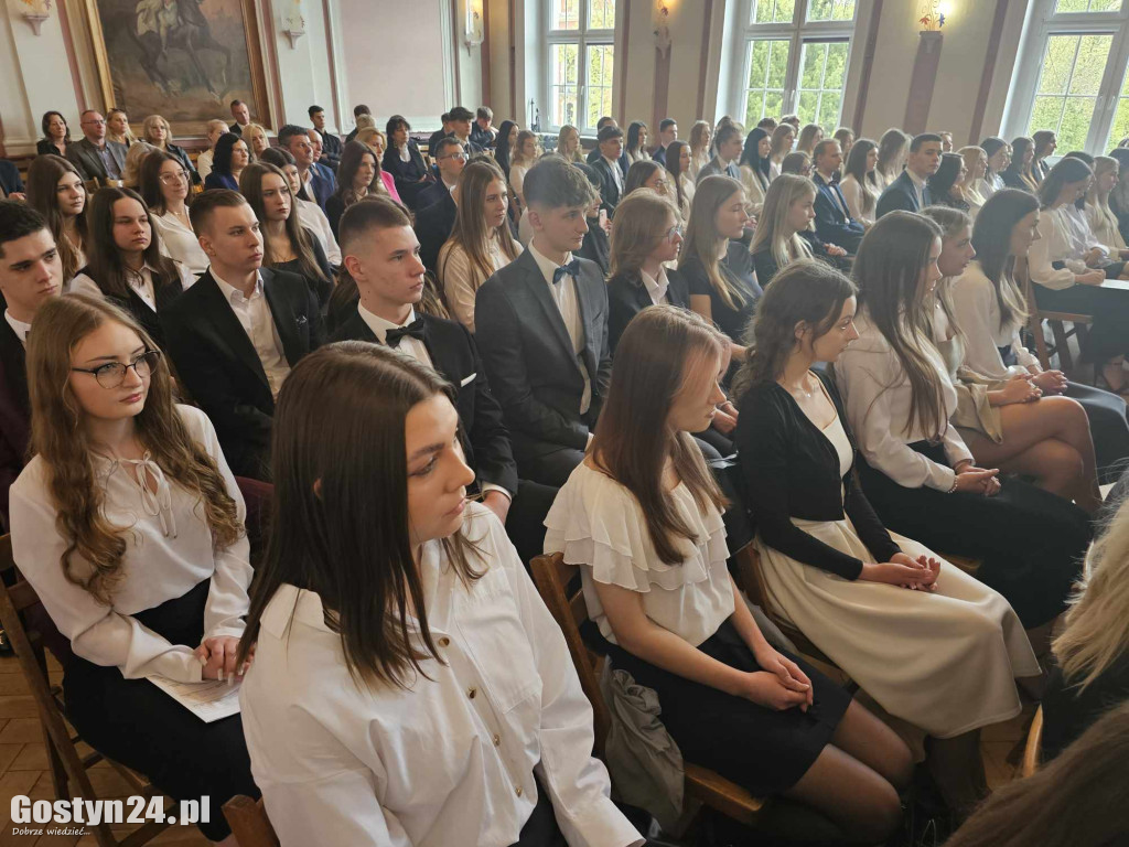 Pożegnanie ze szkołą maturzystów gostyńskiego liceum