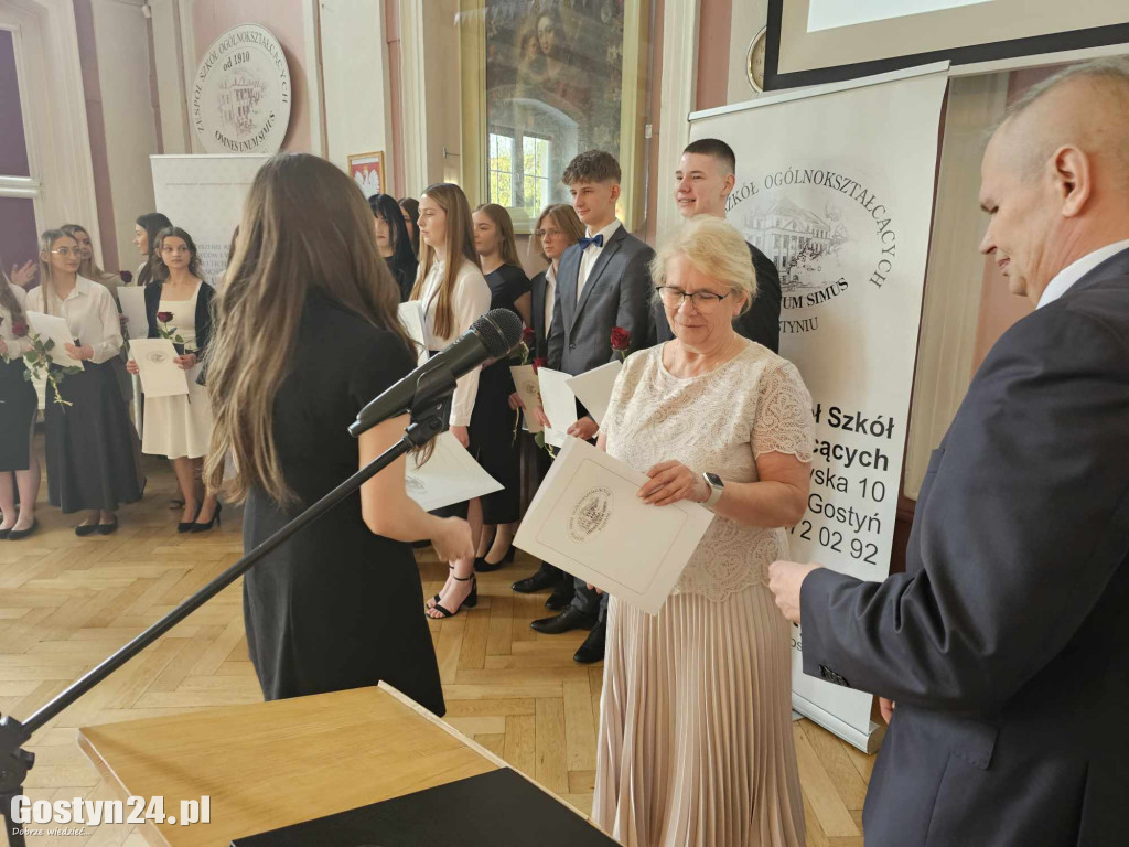 Pożegnanie ze szkołą maturzystów gostyńskiego liceum