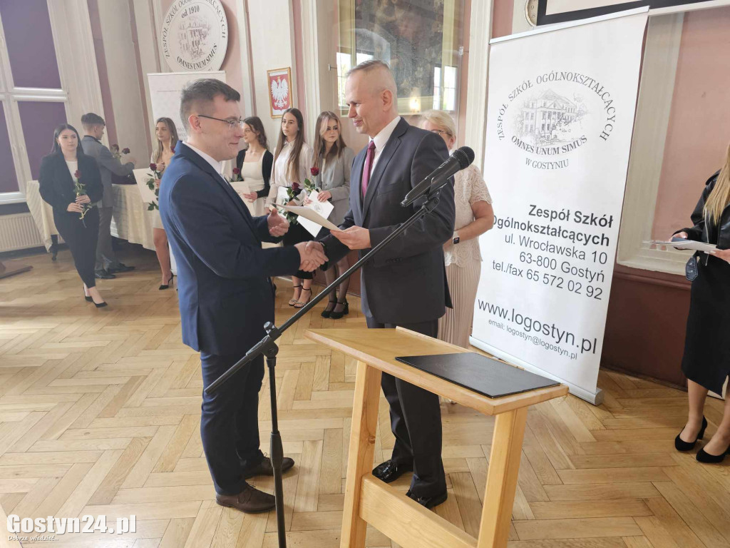 Pożegnanie ze szkołą maturzystów gostyńskiego liceum