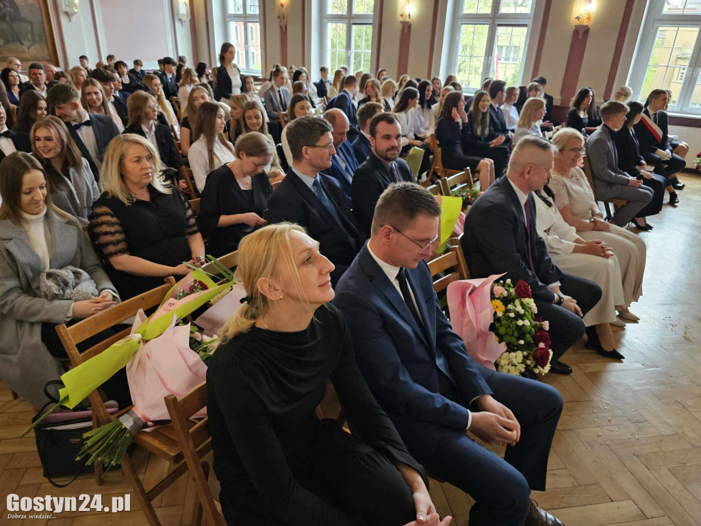 Pożegnanie ze szkołą maturzystów gostyńskiego liceum