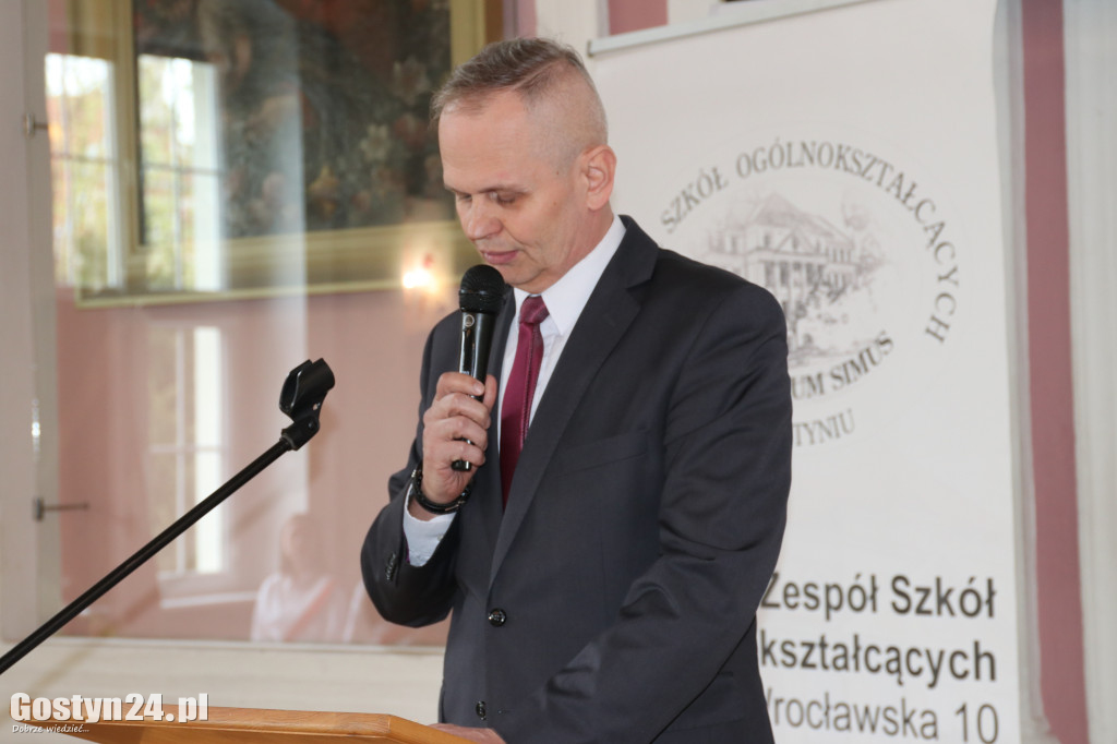 Pożegnanie ze szkołą maturzystów gostyńskiego liceum