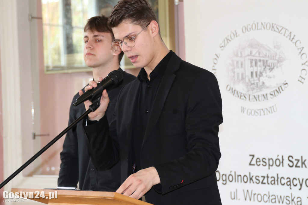Pożegnanie ze szkołą maturzystów gostyńskiego liceum