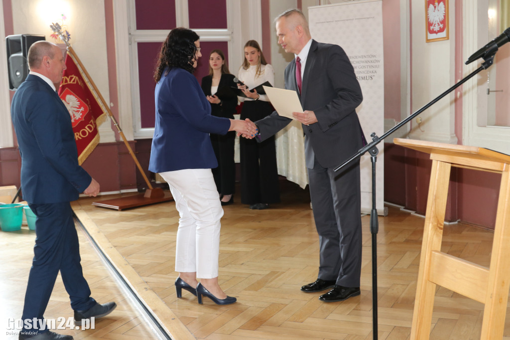 Pożegnanie ze szkołą maturzystów gostyńskiego liceum