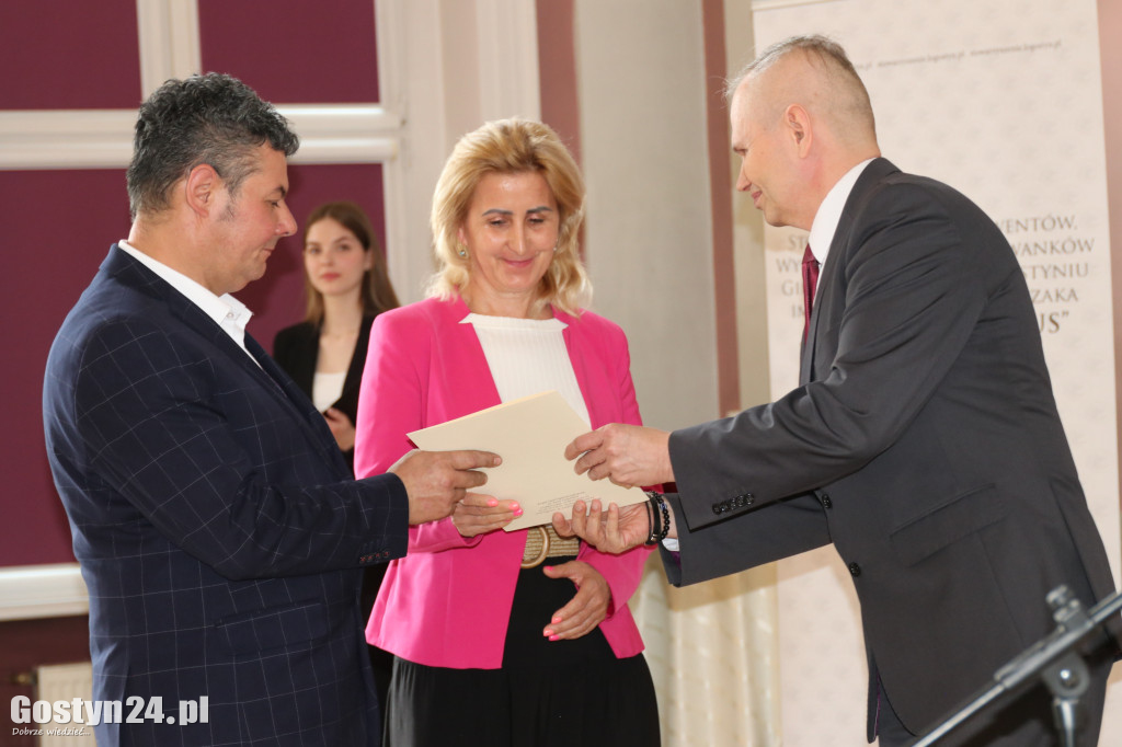 Pożegnanie ze szkołą maturzystów gostyńskiego liceum