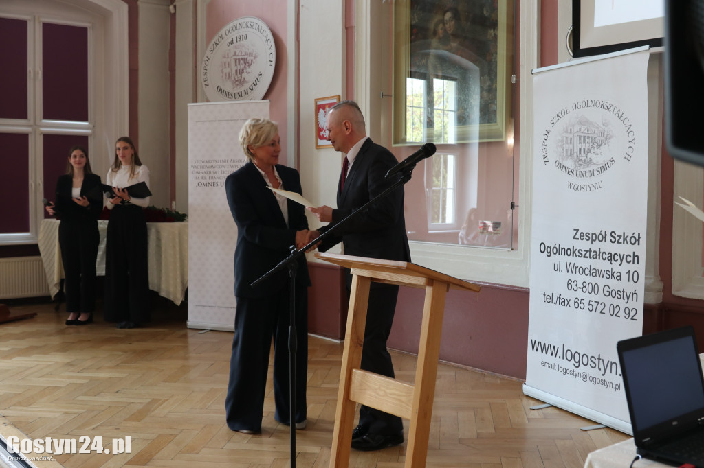 Pożegnanie ze szkołą maturzystów gostyńskiego liceum