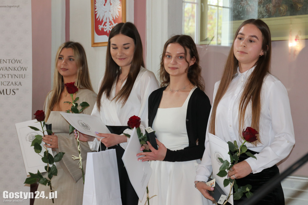 Pożegnanie ze szkołą maturzystów gostyńskiego liceum