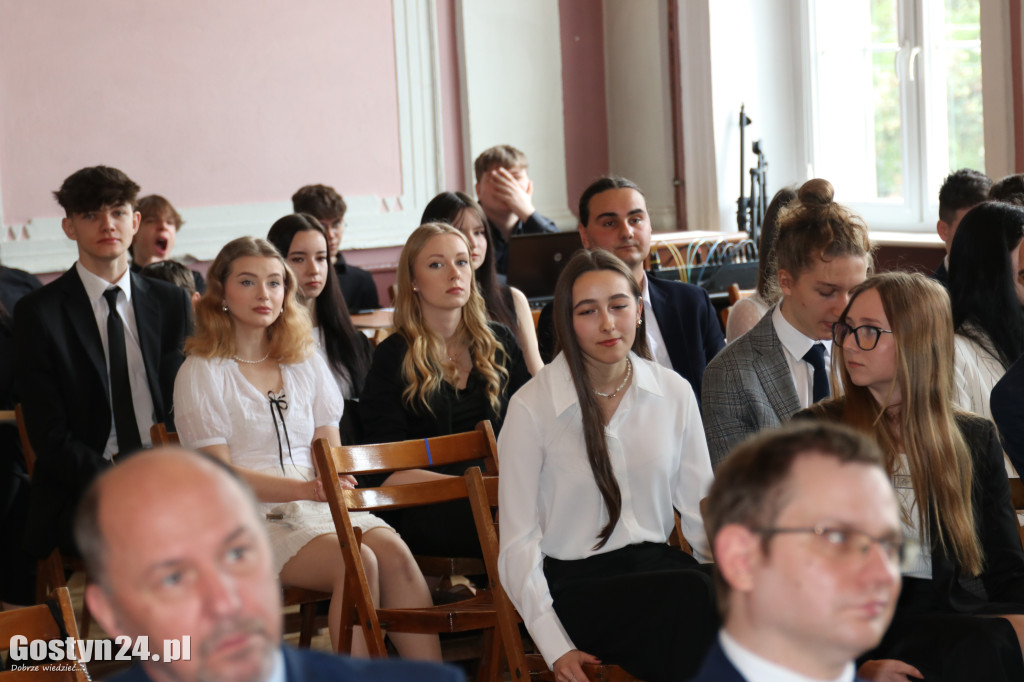 Pożegnanie ze szkołą maturzystów gostyńskiego liceum