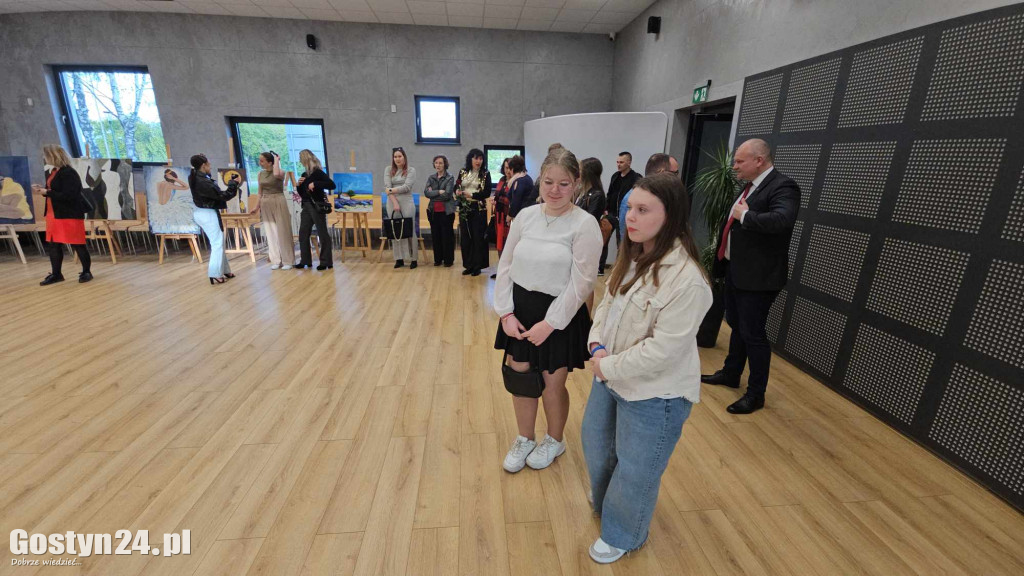 Wystawa prac Anity Rozwalki w Krobi