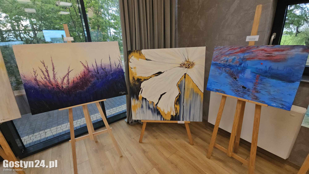 Wystawa prac Anity Rozwalki w Krobi
