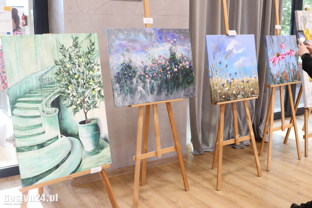 Wystawa prac Anity Rozwalki w Krobi