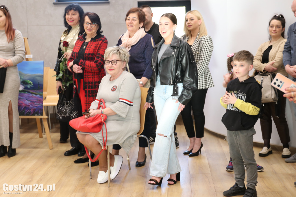 Wystawa prac Anity Rozwalki w Krobi