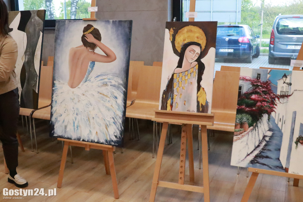 Wystawa prac Anity Rozwalki w Krobi