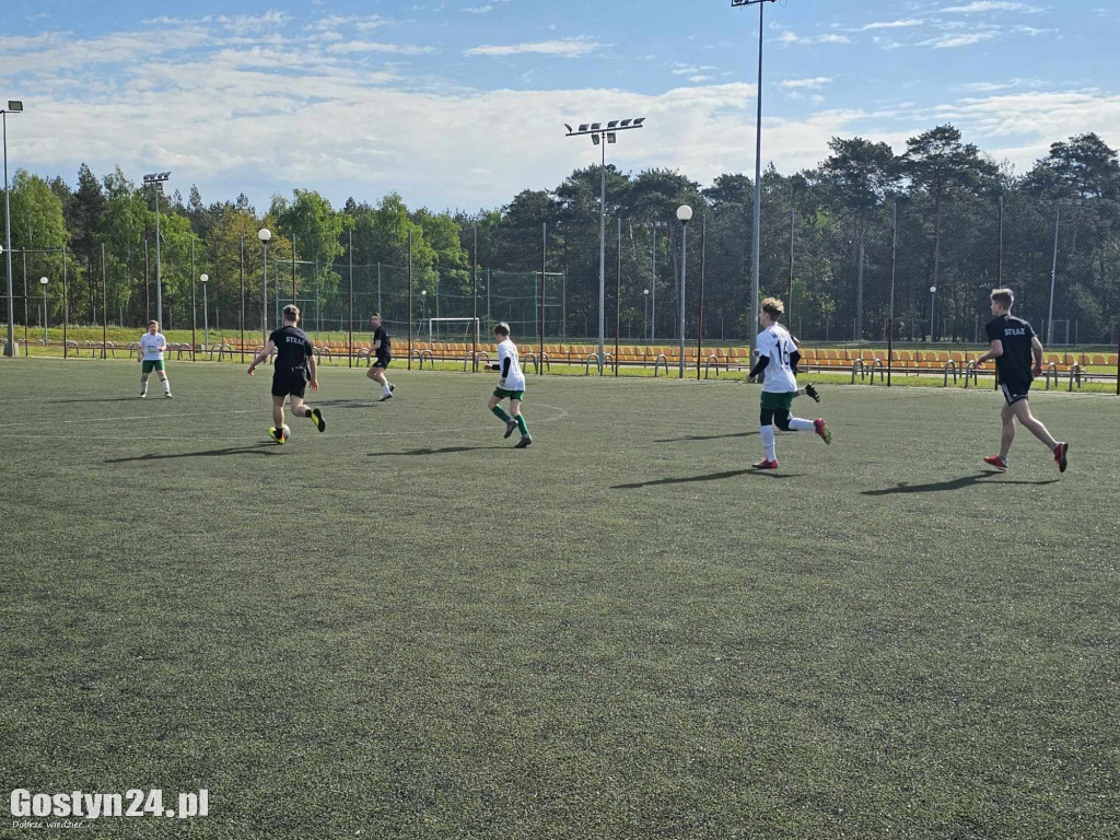 Turniej MDP na orliku w Piaskach