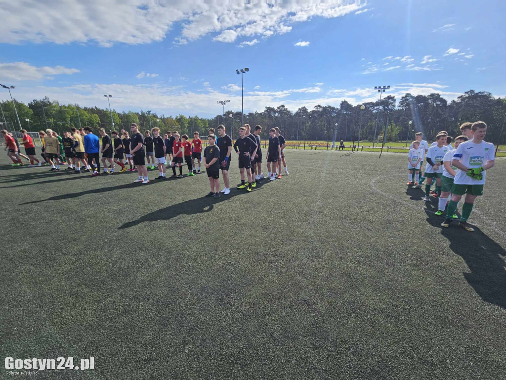 Turniej MDP na orliku w Piaskach