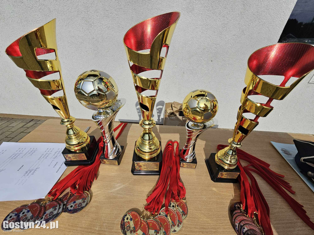 Turniej MDP na orliku w Piaskach