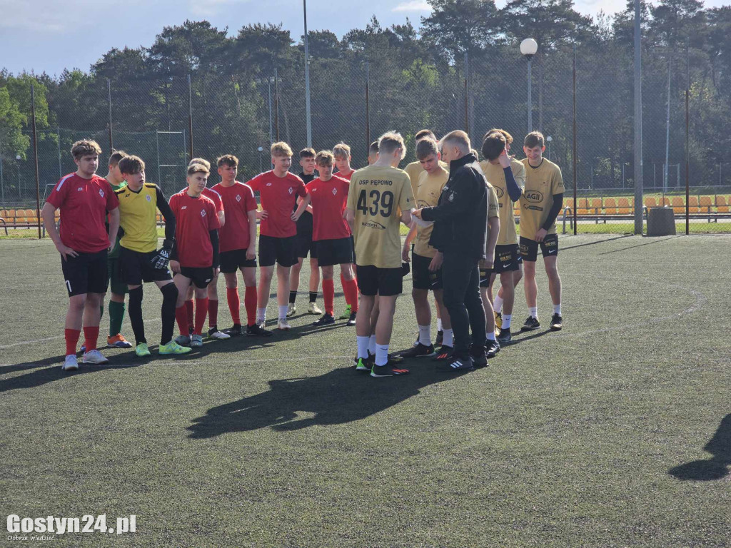 Turniej MDP na orliku w Piaskach