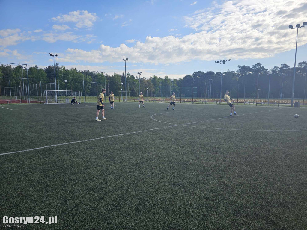 Turniej MDP na orliku w Piaskach